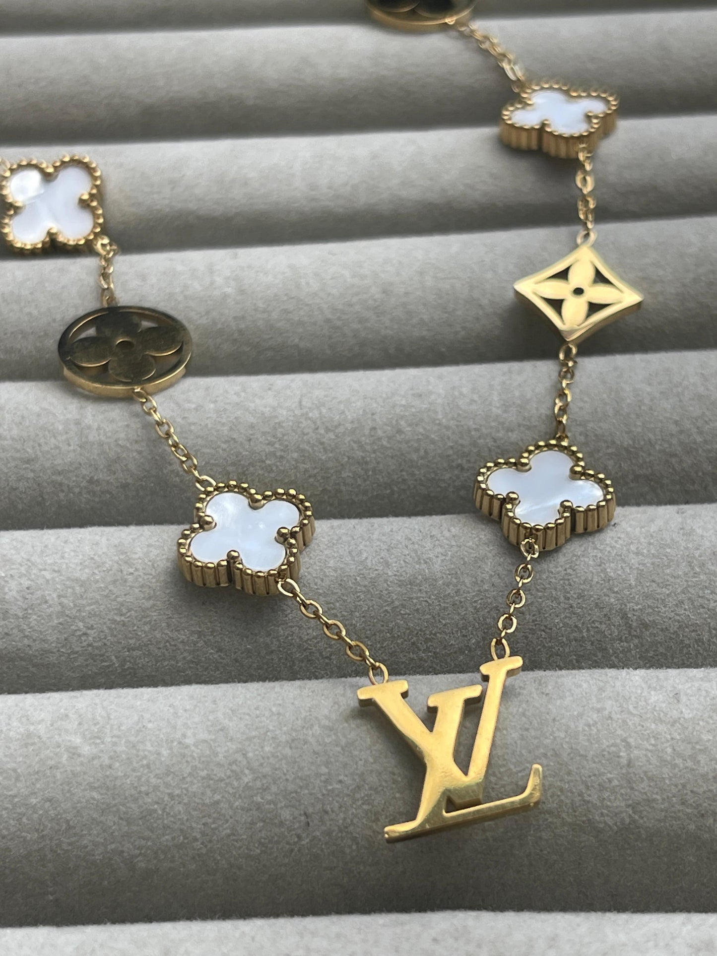 Cadena Treboles LV DAMA